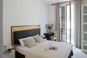  Hostal Balkonis  Барселона